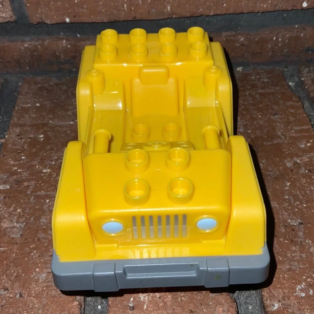 Mega Bloks Yellow Off Road Safari Jeep Toy Vehicle with Building Studs